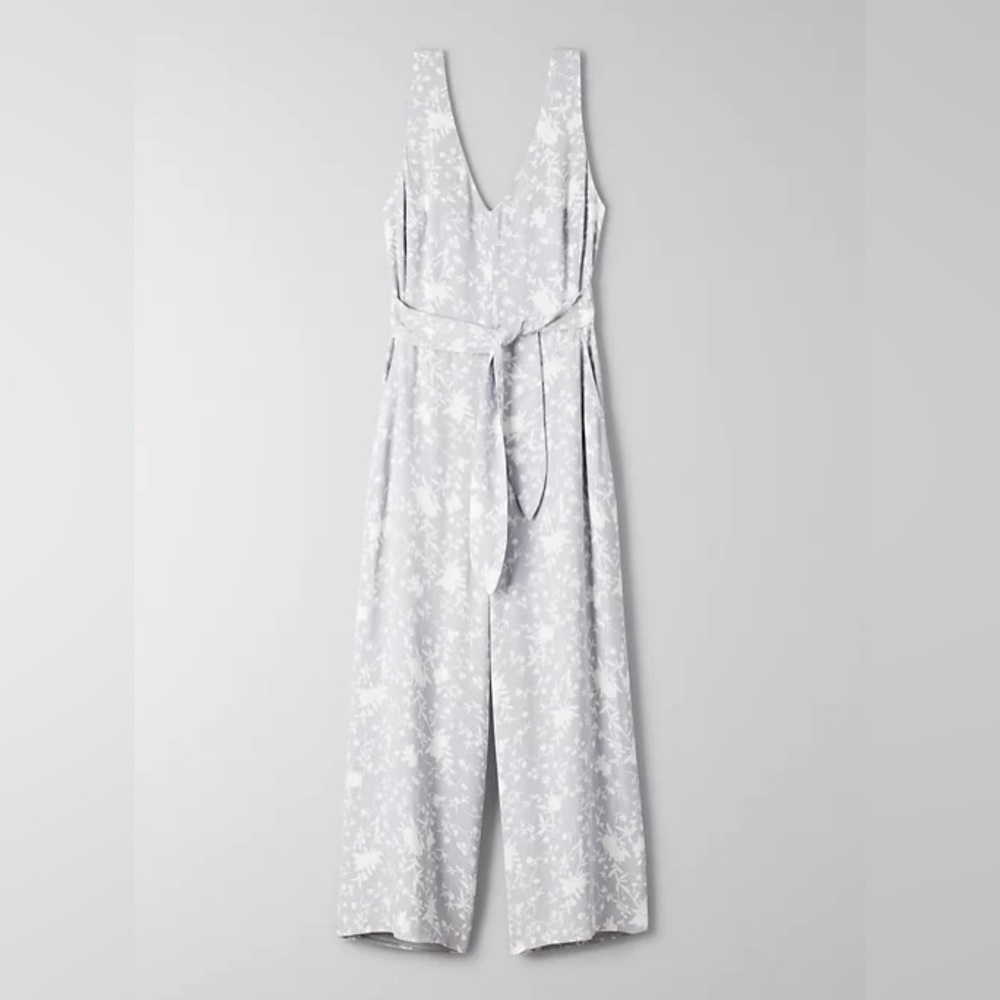 Wilfred Ecoulement V Jumpsuit in Pearl Grey / White